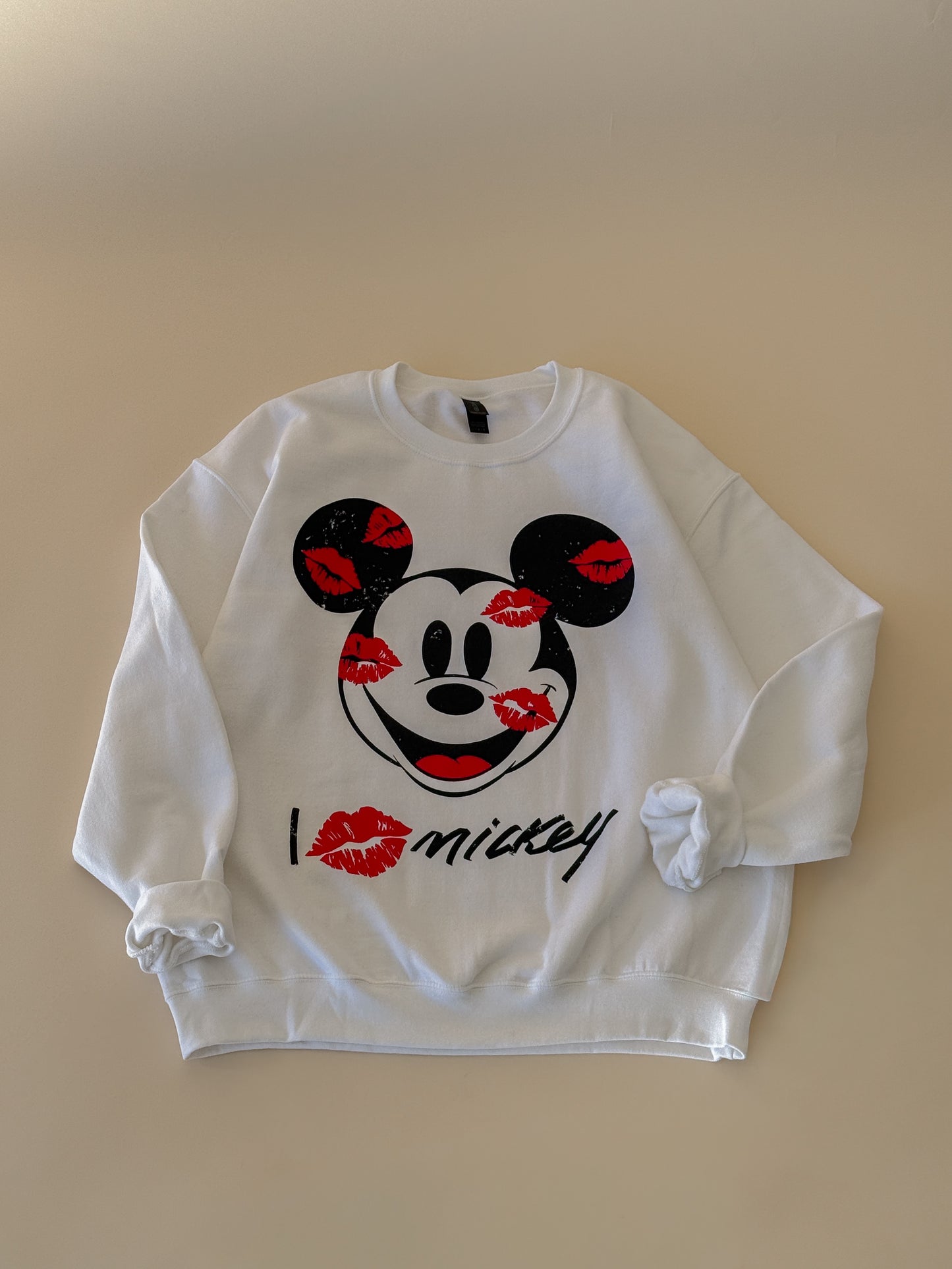 Kiss Sweater *READY TO SHIP
